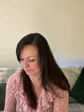 HotLdyllic online show from March 2026 05:30:01 PM