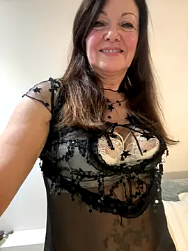 HotLdyllic online show from November 2025 06:08:02 PM