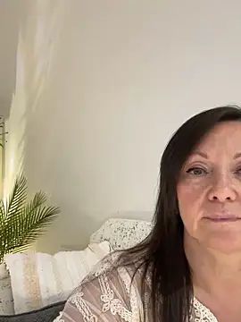HotLdyllic online show from May 2026 03:41:01 PM
