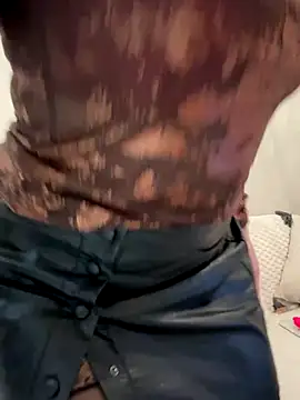 HotLdyllic online show from December 2025 03:57:02 PM