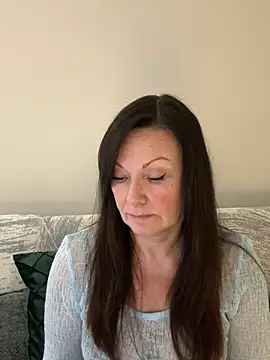 HotLdyllic online show from March 2026 05:09:01 PM