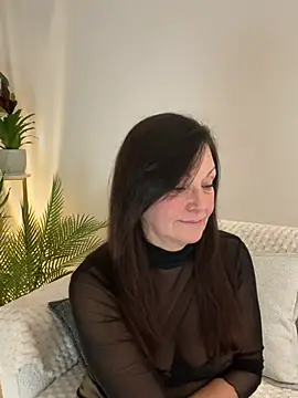 HotLdyllic online show from March 2026 05:03:01 PM