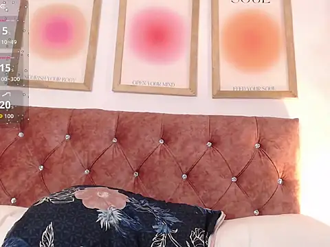 Snapshot of Madisonkay chatting on October 2025 06:59:02 PM Madisonkay online show from October 2025 06:59:02 PM