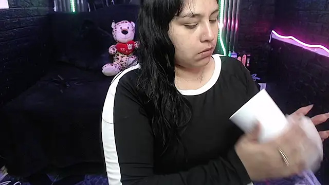 Snapshot of lehia_285 chatting on April 2026 01:07:02 PM lehia 285 online show from April 2026 01:07:02 PM