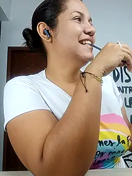 Samaraa Lee online show from December 2025 10:39:02 AM