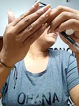 Samaraa Lee online show from November 2025 11:47:01 AM