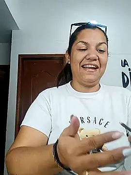 Samaraa Lee online show from December 2025 10:47:01 AM