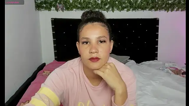 Olena hot10 online show from November 2025 01:26:01 PM