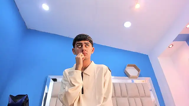 zoe and prometeo online show from November 2025 02:37:02 AM