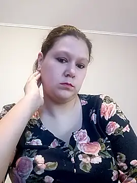 GlitterAuburn online show from February 2026 01:22:01 PM