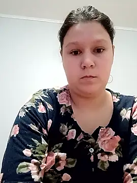 GlitterAuburn online show from January 2026 12:45:01 PM