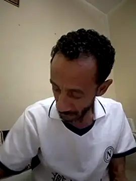 Snapshot of walide100000 chatting on April 2026 05:42:01 PM walide100000 online show from April 2026 05:42:01 PM