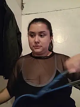 CurvyNoir online show from April 2026 04:44:01 PM