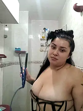 CurvyNoir online show from November 2025 04:06:02 PM