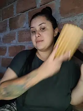 CurvyNoir online show from December 2025 02:45:01 PM