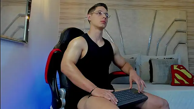 MAXTHOMSON online show from January 2026 04:05:01 AM