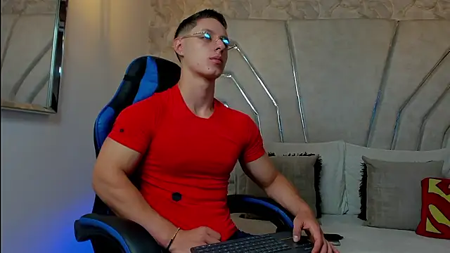 MAXTHOMSON online show from March 2026 04:15:01 AM