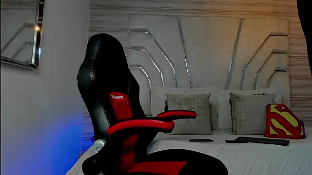 Snapshot of MAXTHOMSON chatting on January 2026 10:46:01 PM MAXTHOMSON online show from January 2026 10:46:01 PM