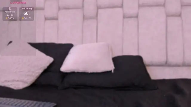 Alysslender online show from December 2025 04:01:01 PM