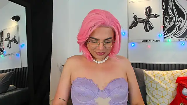 Cloe Bonne online show from December 2025 07:41:01 PM