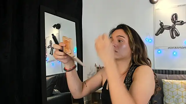 Cloe Bonne online show from December 2025 08:39:01 PM