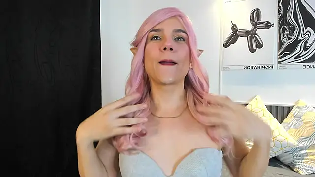 Cloe Bonne online show from November 2025 08:45:01 PM