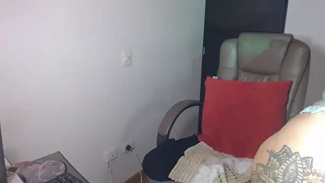 kristelltender1 online show from March 2026 07:26:02 PM