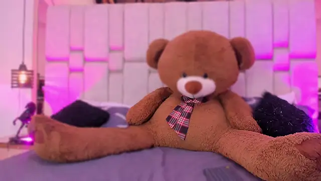 MylittleEmily  online show from November 2025 03:32:02 AM