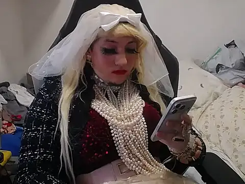VanesaCrossic online show from May 2026 08:39:02 AM