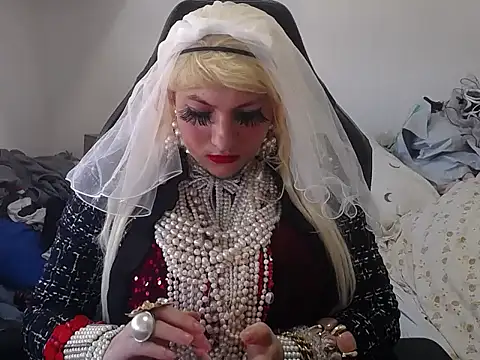 VanesaCrossic online show from May 2026 09:57:02 AM