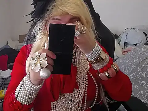 VanesaCrossic online show from May 2026 10:02:01 AM