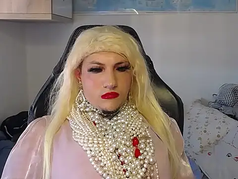 VanesaCrossic online show from December 2025 08:31:01 AM