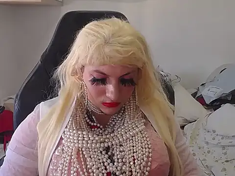 VanesaCrossic online show from April 2026 09:33:01 AM