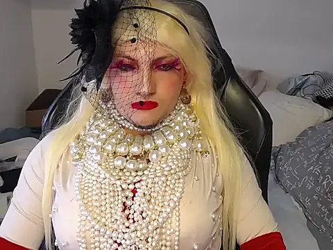 VanesaCrossic online show from December 2025 08:35:01 AM