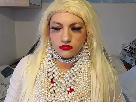 VanesaCrossic online show from December 2025 08:30:01 AM