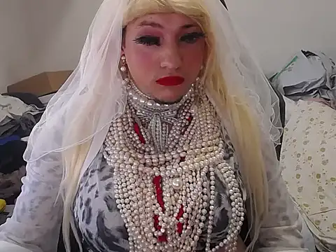 VanesaCrossic online show from May 2026 09:02:01 AM