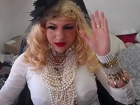 VanesaCrossic online show from May 2026 09:59:02 AM