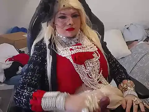 VanesaCrossic online show from May 2026 10:14:01 AM