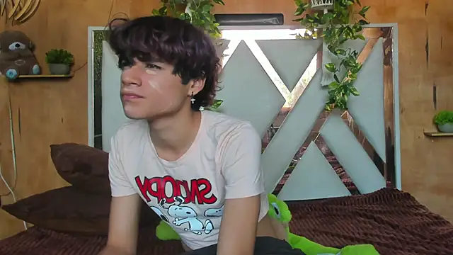 Leo Glow online show from March 2026 01:58:01 PM