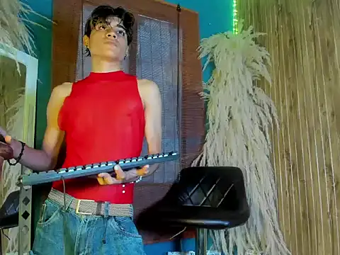 Leo Glow online show from December 2025 01:15:01 PM