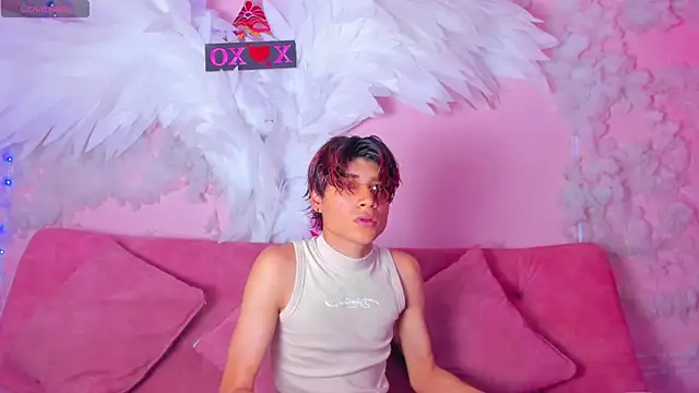 Leo Glow online show from January 2026 01:47:02 PM