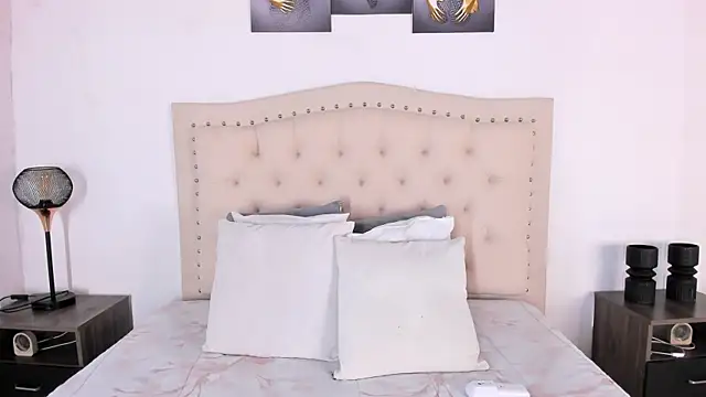 bustyluciana      online show from April 2026 10:05:02 PM