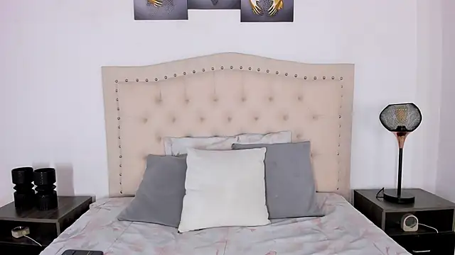 bustyluciana      online show from March 2026 08:16:02 PM