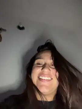 Snapshot of Saray_lo chatting on November 2025 10:35:01 PM Saray lo online show from November 2025 10:35:01 PM