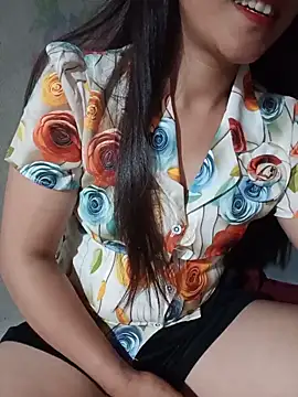 Snapshot of Alice-567 chatting on June 2026 04:33:02 PM Alice-567 online show from June 2026 04:33:02 PM