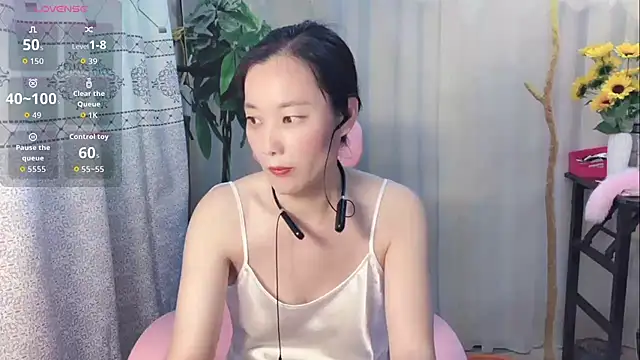 Lingling-Baby520 online show from May 2026 08:12:01 AM