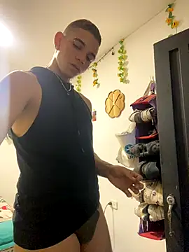 Snapshot of Dylams_maja chatting on November 2025 05:56:02 AM Dylams maja online show from November 2025 05:56:02 AM