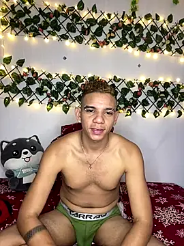 Snapshot of Dylams_maja chatting on November 2025 10:05:02 AM Dylams maja online show from November 2025 10:05:02 AM