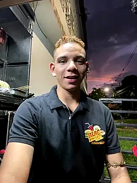 Snapshot of Dylams_maja chatting on November 2025 11:14:02 PM Dylams maja online show from November 2025 11:14:02 PM