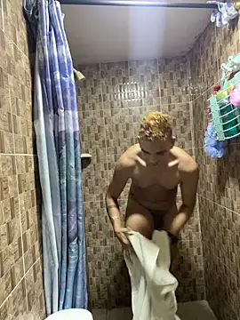 Snapshot of Dylams_maja chatting on December 2025 03:18:02 PM Dylams maja online show from December 2025 03:18:02 PM